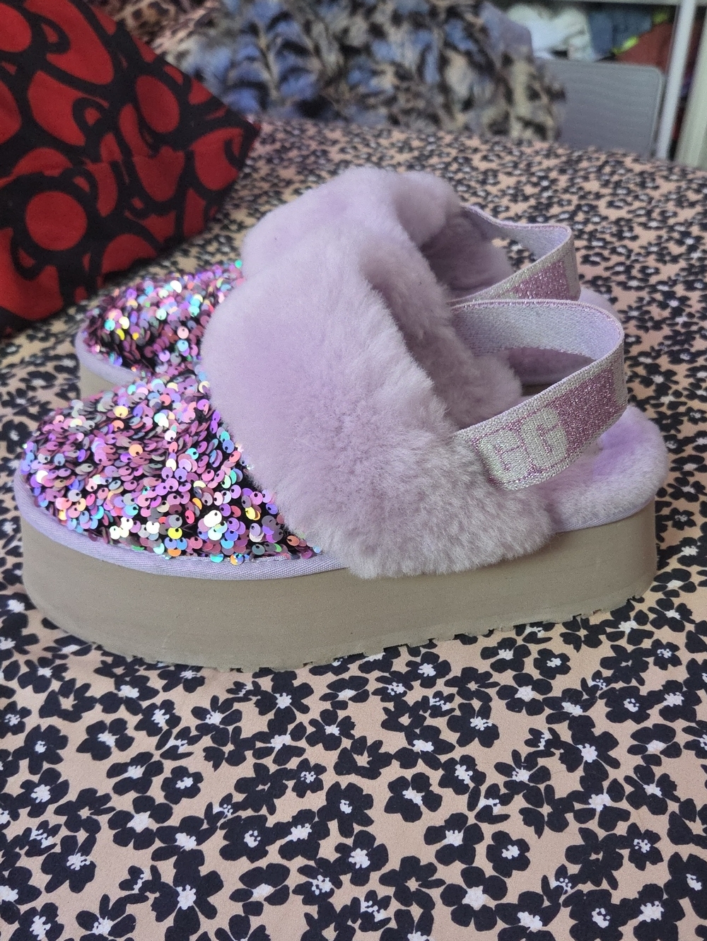 UGG WOMENS 9 GORGEOUS SEQUIN GLITTER PURPLE VIOLET SLIDES PLATFORM SHOES SANDALS